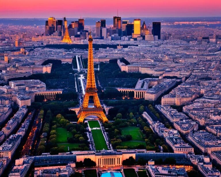 Bekijk de zonsondergang vanaf de Eiffeltoren, Parijs, Frankrijk