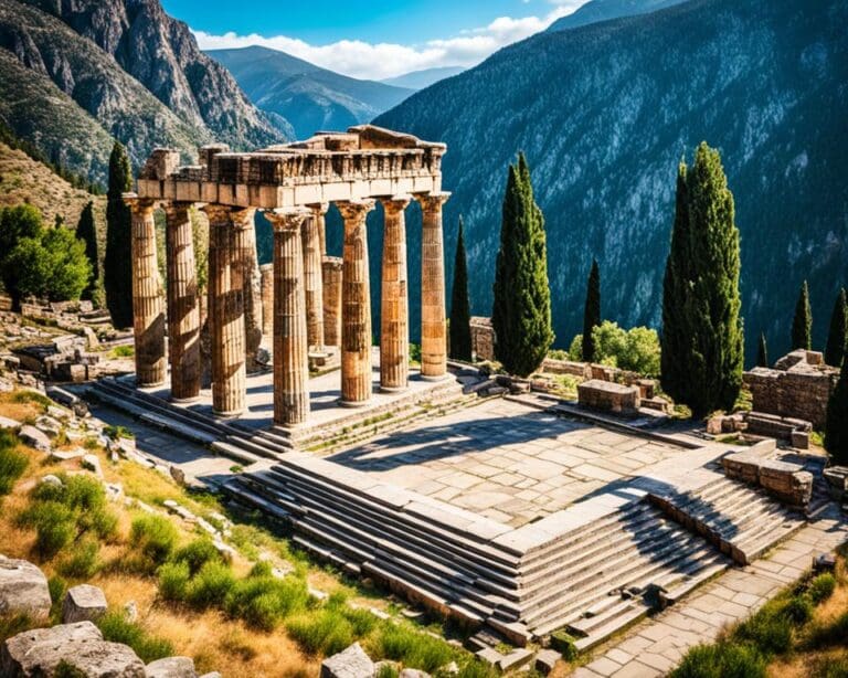 Verken de ruïnes van de Tempel van Apollo in Delphi, Griekenland
